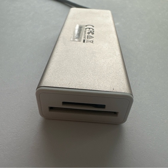 j5create 3.1 Type-C Port SD/Micro SD Card Reader JCH347Adapter Dongle USB C - Picture 6 of 7